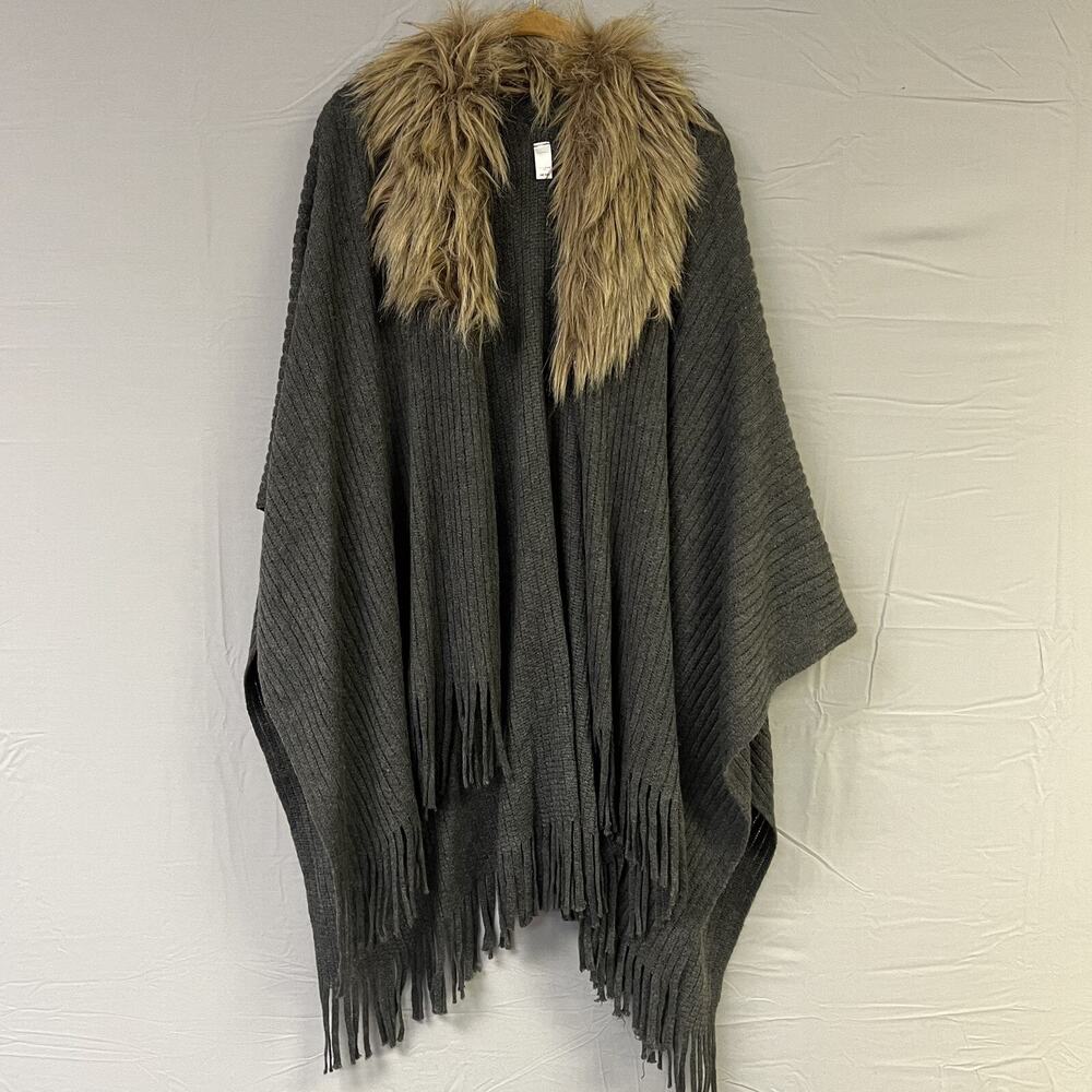 Attention Shawl One Size Fits All Faux Fur Trim Gray Wool Fringe Hem